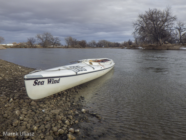 paddling South Platte River near Kersey, Colorado